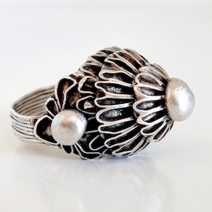 Antique Hill tribe high grade silver Akha ring, Akha ring , Hmong ring, Hmong jewelry, Golden Triangle jewelry, SE Asia jewelry, RARE