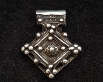 Morocco - Old Saharan high grade silver southern cross called Boghdad, Saharan jewelry, Moroccan Boghdad, Amazigh jewelry