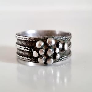 Argelia - Anillo de fertilidad antiguo Chaoui de plata 800, anillo bereber argelino, anillo Aures, anillo Chaoui, MUY RARO