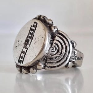 West Africa - Old Fulani/Tuareg high grade silver ring from Mali, Fulani, Tuareg, Sahel, West Africa jewelry, 17 gr., VERY RARE