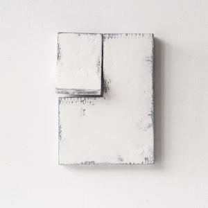 Sculpture murale originale, sculpture minimaliste contemporaine, oeuvre d'art 3D blanche pour décoration murale, oeuvre d'art murale pour galerie d'intérieur, prête à accrocher