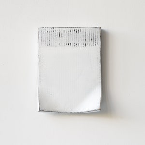Escultura de pared minimalista, pequeña obra de arte contemporánea en 3D, arte monocromático blanco, lista para colgar