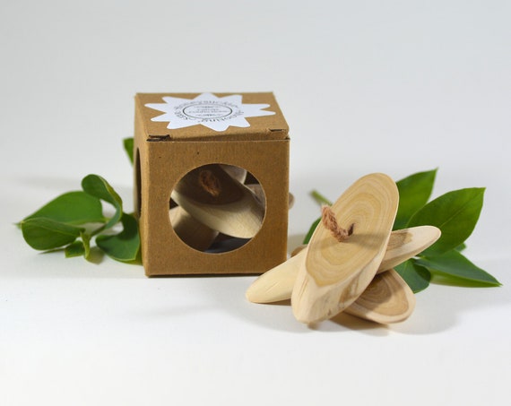 Honeysuckle Wood Shooting Star Cat Toy