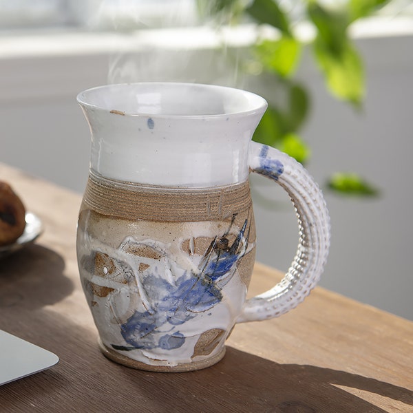 Extra-large ceramic coffee mug, stoneware pottery, handmade on the wheel in Quebec, with a large ergonomic handle.