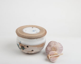 Small Garlic Pot - Handmade in Quebec - White and blue