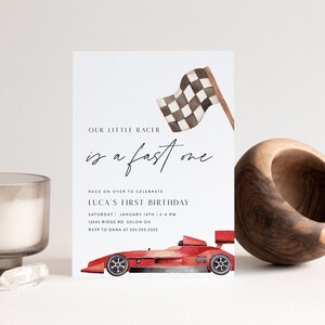 Invitación de primer cumpleaños de coche de carreras: Plantilla editable (descarga digital)