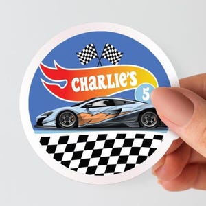 Modelo de adesivo de aniversário com rodas de carros quentes, etiqueta de lembrança de carro de corrida editável, etiquetas de festa com rodas rápidas para impressão, download digital instantâneo