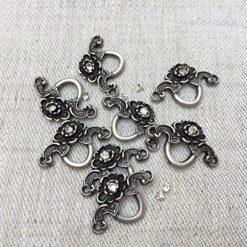 Hartmann-Knöpfe Miederhaken: 2 Paar, Gold Antik, 15x14 Mm, Aus Metall – Traditionelle Schließen Für Historische Kleidung Oder Besondere Projekte!