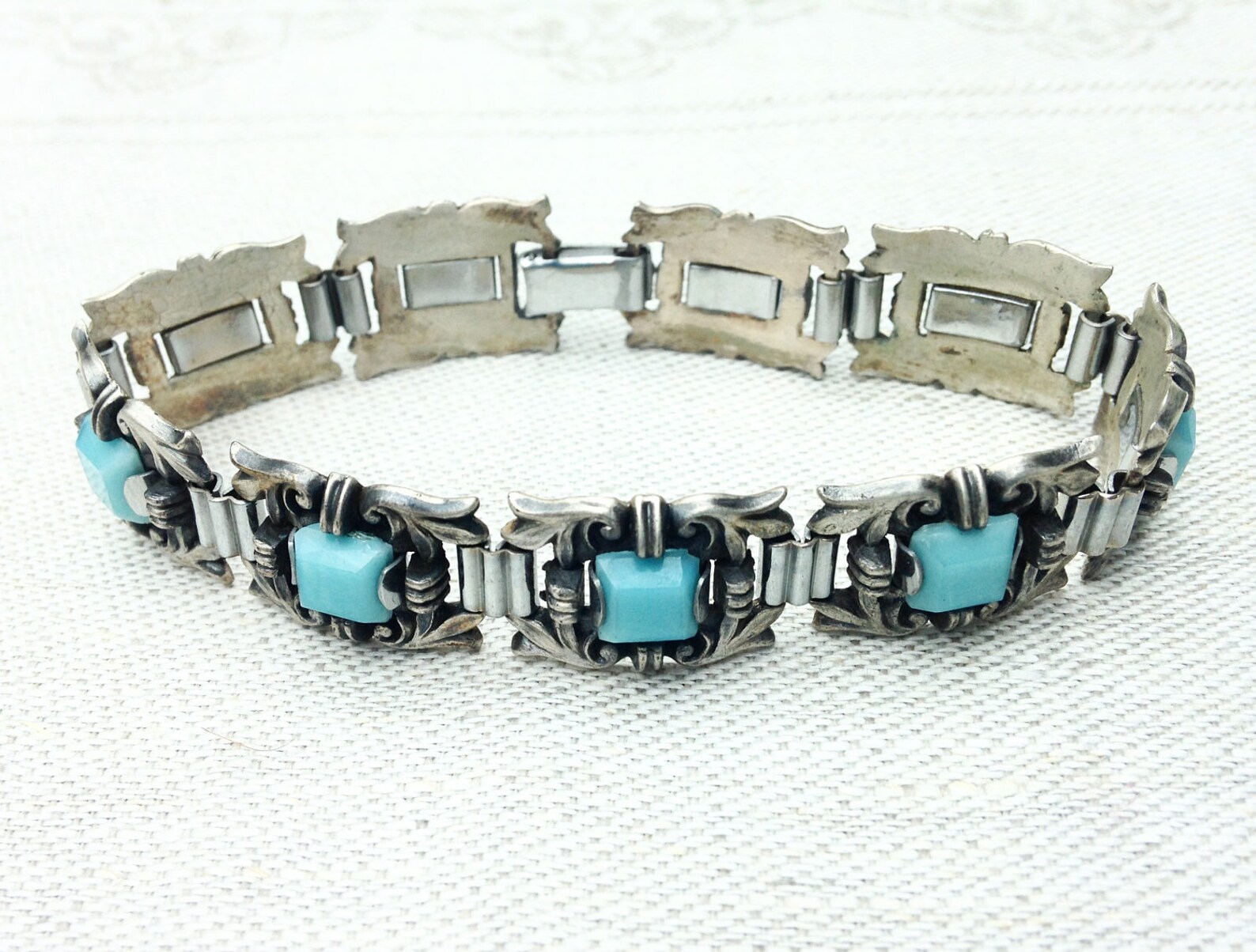 Dirndl bracelet, Bavarian colors, vintage, antique silver colored, blue glass cabochons, 19 cm, 7,5 inch, Bavaria, dirndl, Oktoberfest,