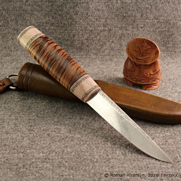Puukko de Damasco con mango de zebrano