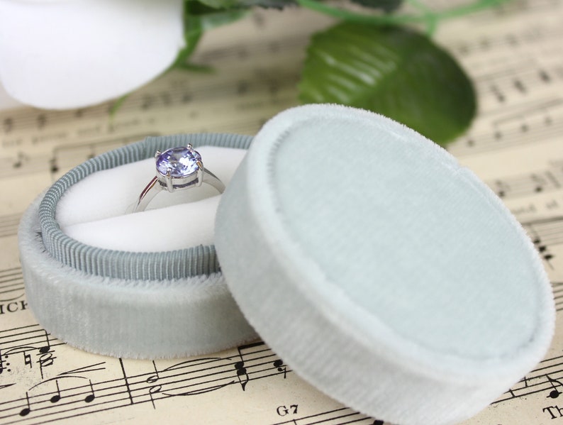 Heirloom Ring Box by The Family Joolz