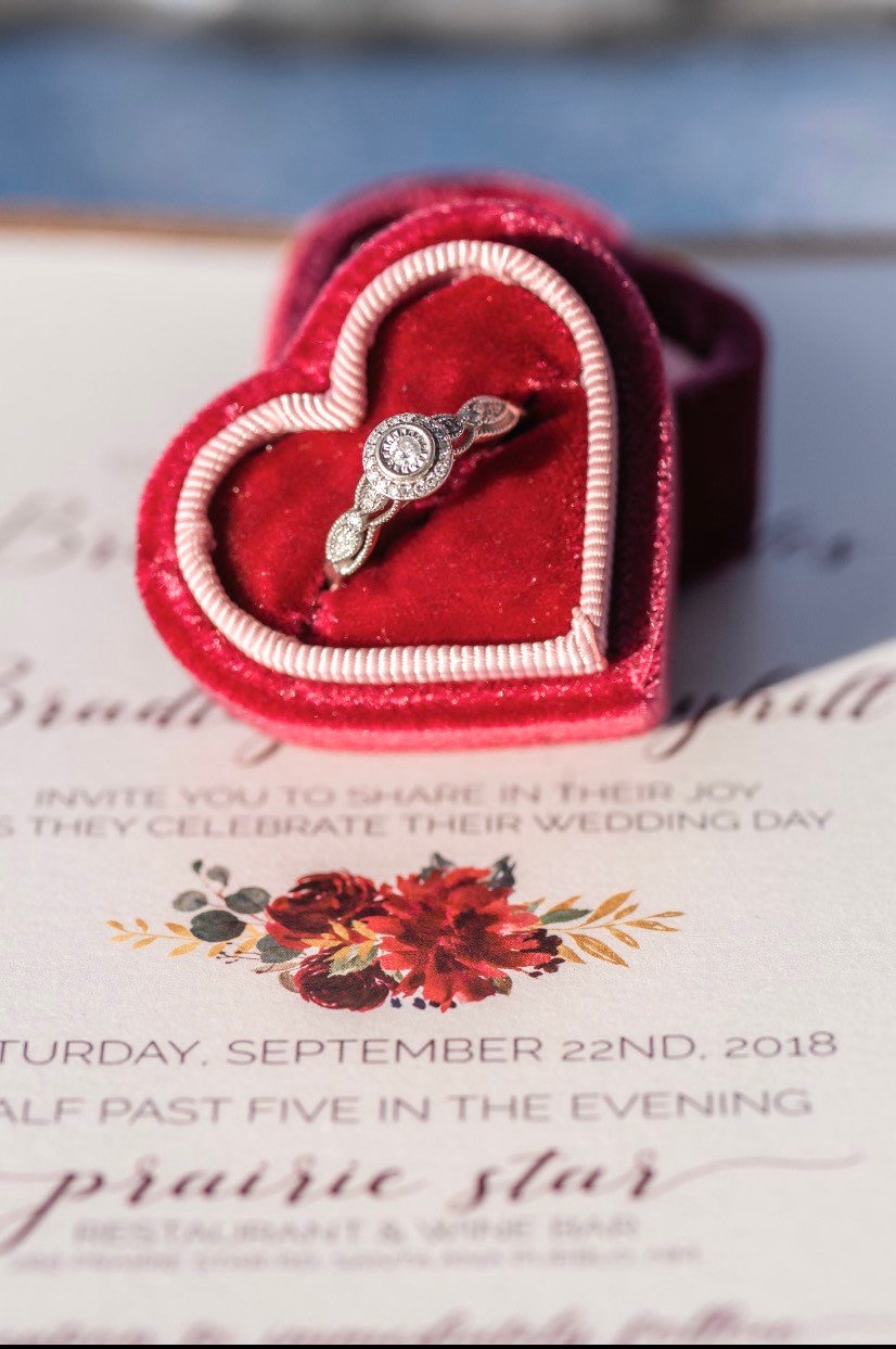 Rotes Herz Samt scharte Vorschlag Ring-Geschenk-Box für Verlobung Hochzeit WS6 