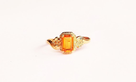 14K Gold Emerald Cut Citrine Ring with Buttercup Flowers, Size 3