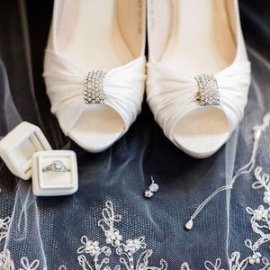 Buttercream Engagement Ring Box by The Family Joolz