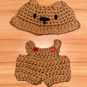 Conjunto de gorro y overol de crochet Labubu