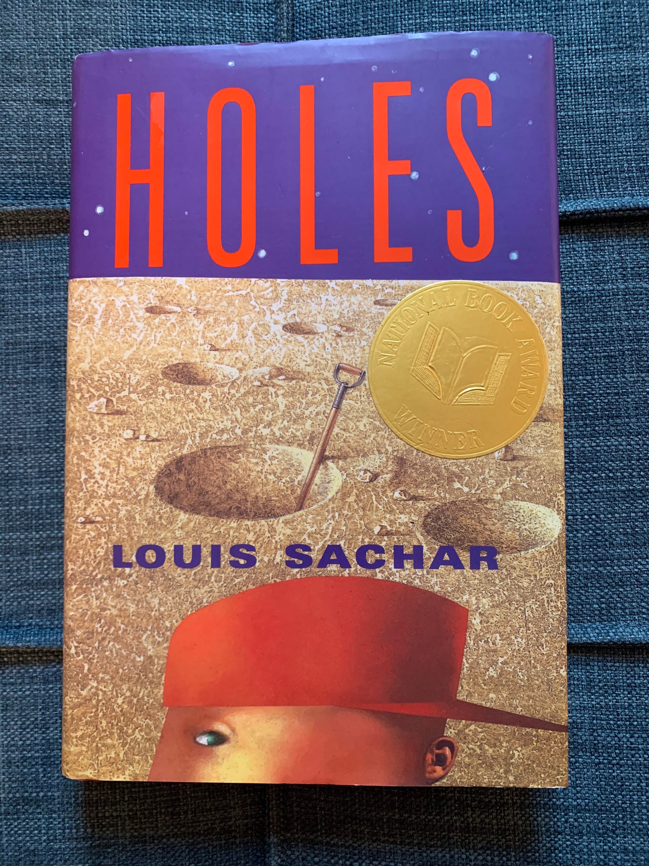 Holes by Louis Sachar Paperback Book -  Israel