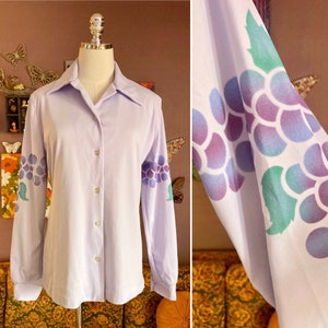 Vintage 70s Lavender & Aqua  Novety Grapes Print Sears Button Down Top / Vintage 70s Grapes Print Button Down Blouse / Vintage 70s Grapes To