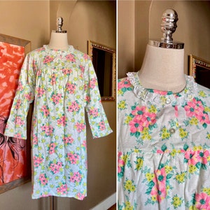 Vintage 60s Grants Floral Flannel Nightgown / Vintage 60s Cottagecore Floral Nightgown / Vintage Pink & Blue Flowers Nightgown