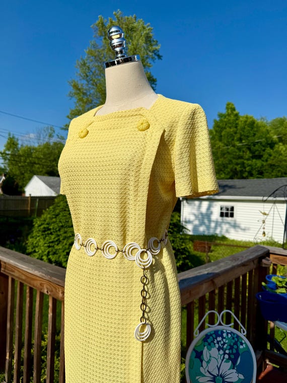 Vintage 60s Mod Yellow Textured Shift Dress with … - image 10
