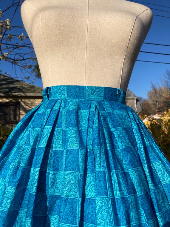 Vintage 50s/60s Blue Novelty Print Skirt / Vintag… - image 4