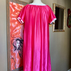 Vintage 70s Fuchsia Private Moments Nightgown / Vintage Fuchsia Nightgown / Vintage Bright Pink Nightie / Vintage Lingerie image 7