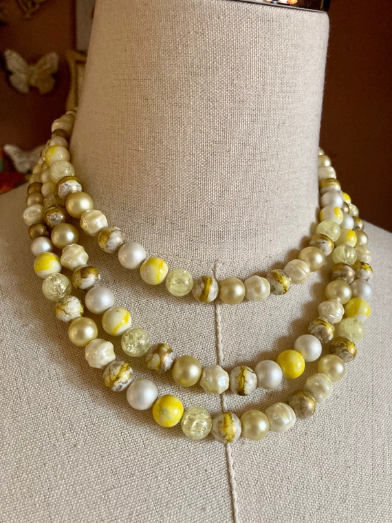 Vintage 60s Pearly Yellow Plastic Multistrand Bea… - image 3