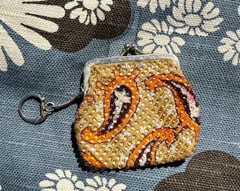 Vintage 60s/70s Paisley Candy Dot Beaded Coin Purse Keychain / Vintage Beaded Change Purse Keychain / Vintage 60s Coin Purse Keychain