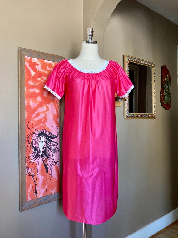 Vintage 70s Fuchsia Private Moments Nightgown / V… - image 2