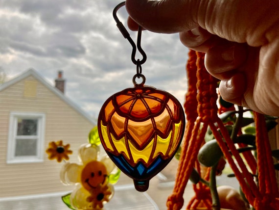 ONE Vintage NOS 70s Faux Stained Glass Keychain /… - image 5