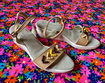 靴 Vintage Miu Miu Gold Bow Slingback Heels Miu Miu // Gold & Black Pointed Toe Bow Heel – VSP Consignment