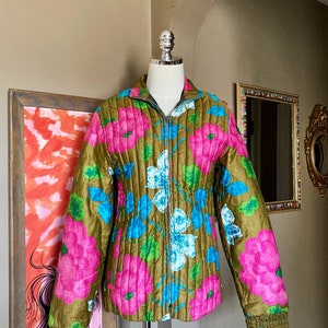 Rare Vintage 60s Mod Flower & Butterfly Quilted Puffy Jacket / Vintage 60s Mod Floral Coat / 60s Quilted Psychedelic Puffer Jacket Small image 2