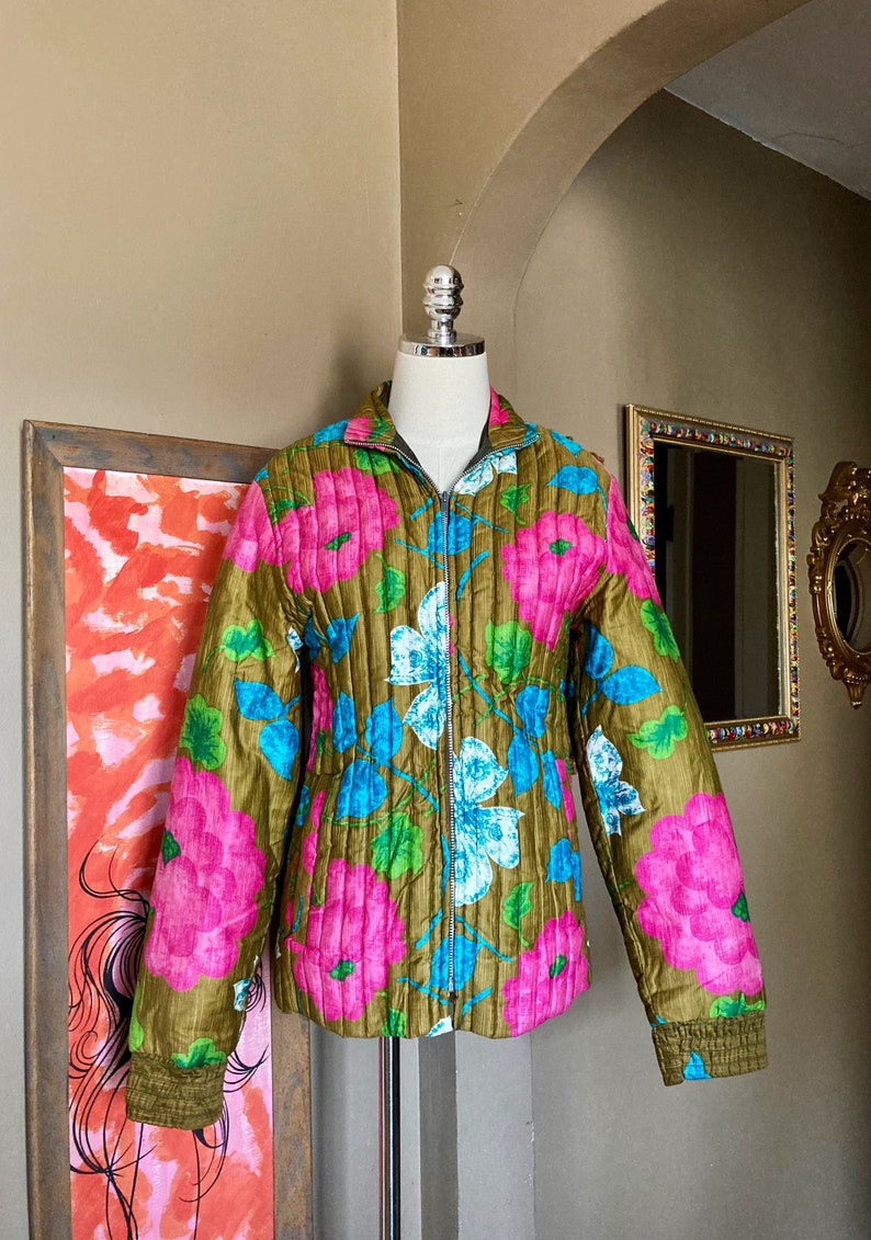 Rare Vintage 60s Mod Flower & Butterfly Quilted Puffy Jacket / Vintage 60s Mod Floral Coat / 60s Quilted Psychedelic Puffer Jacket Small image 2