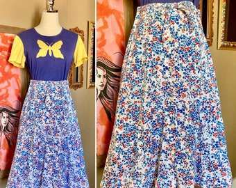 Vintage 70s Blue Floral Midi Skirt with Adjustable Drawstring / Vintage 70s Floral Wrap Skirt / Vintage 70s Wildflower Button Down Skirt S/M