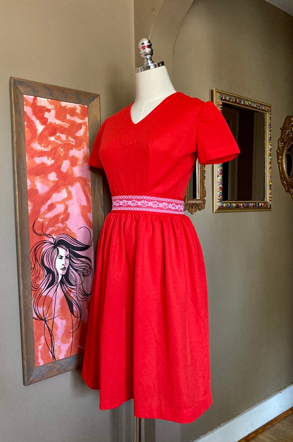 Vintage 70s Red Polyester & Lace Mini Dress / Vin… - image 7