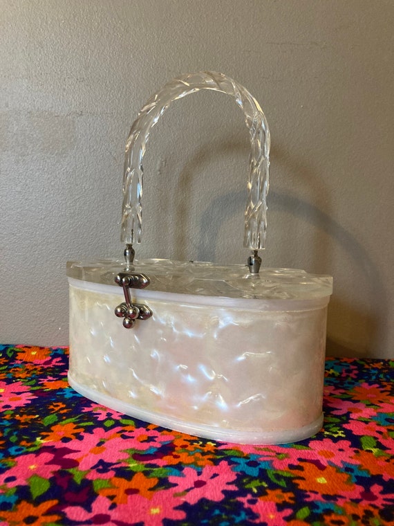 Vintage 50s White Pearlized Lucite Purse / Vintage