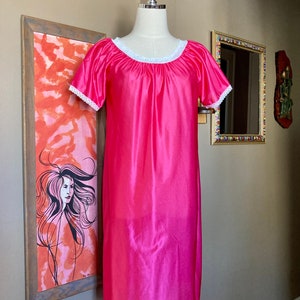 Vintage 70s Fuchsia Private Moments Nightgown / Vintage Fuchsia Nightgown / Vintage Bright Pink Nightie / Vintage Lingerie image 5