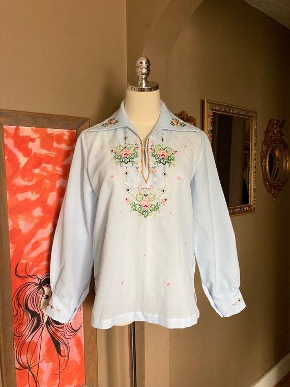 Vintage 70s Blue Embroidered Floral Blouse / Vint… - image 2