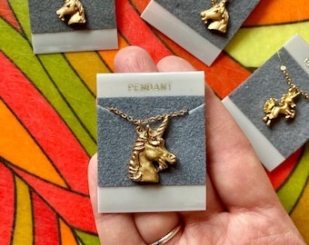 ONE Vintage NOS Gold Unicorn Necklace / Vintage Unicorn Necklace / Vintage Goldtone Unicorn Charm Necklace