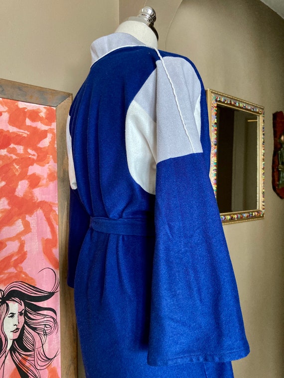 Vintage 60s/70s Blue & Gray Harcourt Short Robe /… - image 7