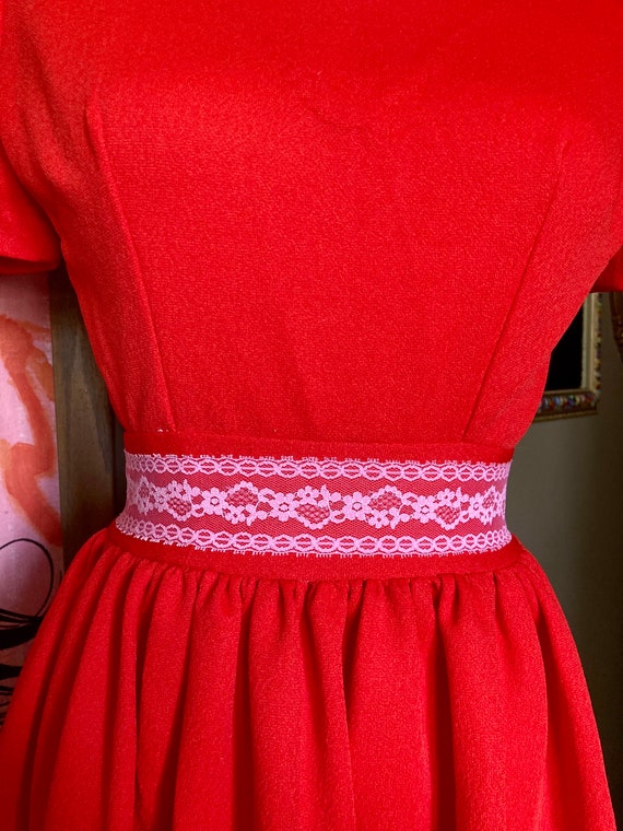 Vintage 70s Red Polyester & Lace Mini Dress / Vin… - image 4