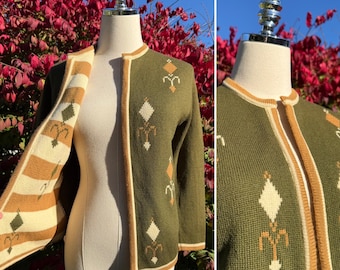 Distressed Vintage 60s Olive Green Miss Pernilla Knitwear Open Front Patterned Wool Knit Cardigan / Vintage Green Knit Wool Sweater