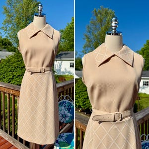 Vintage 70s Mod Beige Polyester Belted NPC Fashions Dress / Vintage 70s Beige Polyester Dress / Vintage Mod Beige Patterned Dress
