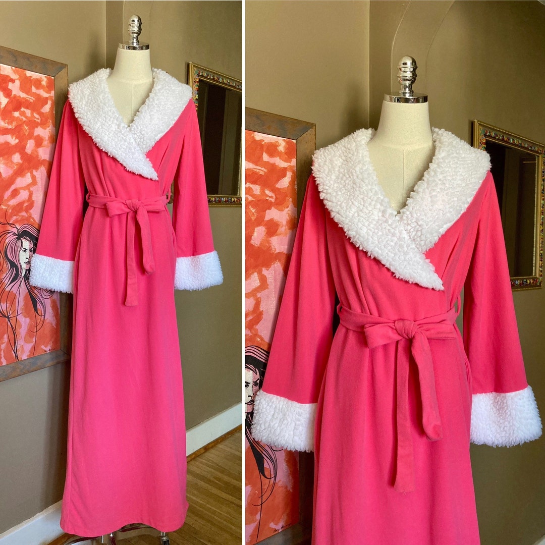 Vintage 60s Mod Bright Pink & Faux Sherpa Dutchess Jr. Loungewear Robe / Vintage Mod Pink Sherpa