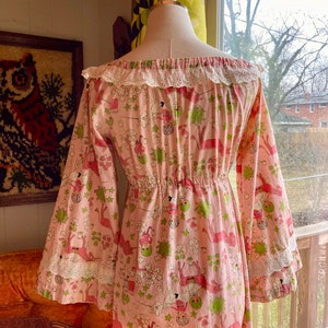 Vintage 70s Pink & Green Unicorn Flower Power Sun Novelty Print Nightgown Dress Teen/XXS Size / Vintage Novelty Unicorn Nightgown Dress image 7