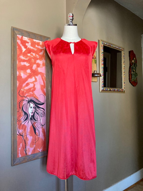 Vintage 70s/80s Red Floral Vanity Fair Nightgown … - image 6