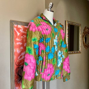 Rare Vintage 60s Mod Flower & Butterfly Quilted Puffy Jacket / Vintage 60s Mod Floral Coat / 60s Quilted Psychedelic Puffer Jacket Small image 5