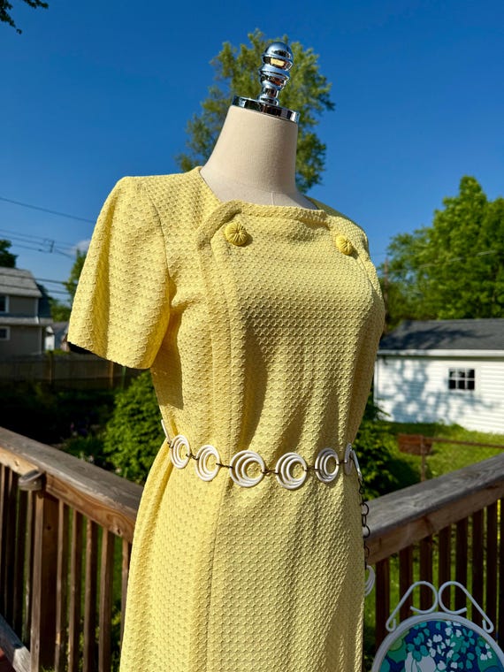Vintage 60s Mod Yellow Textured Shift Dress with … - image 7