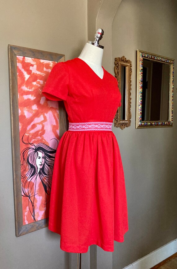 Vintage 70s Red Polyester & Lace Mini Dress / Vin… - image 5