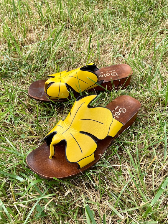 Vintage 60s Yellow Golo Butterfly Sandals / Vintag