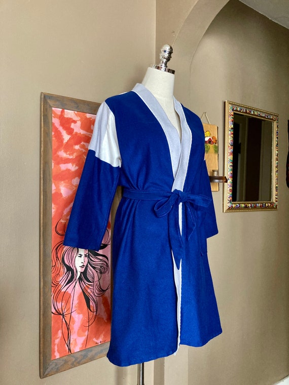 Vintage 60s/70s Blue & Gray Harcourt Short Robe /… - image 9